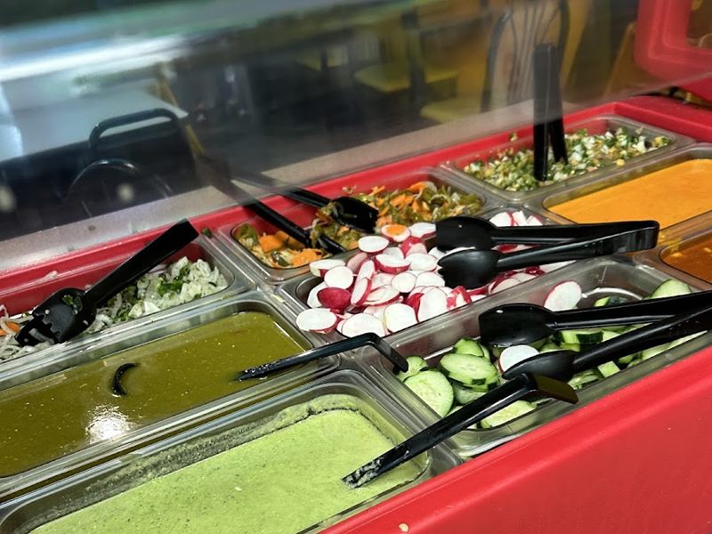 Los Gallitos Taqueria interior
